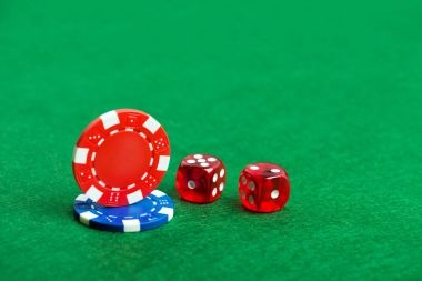 Texas Hold'em Bonus live dealer table on hoktoto slot showing community cards and betting positions